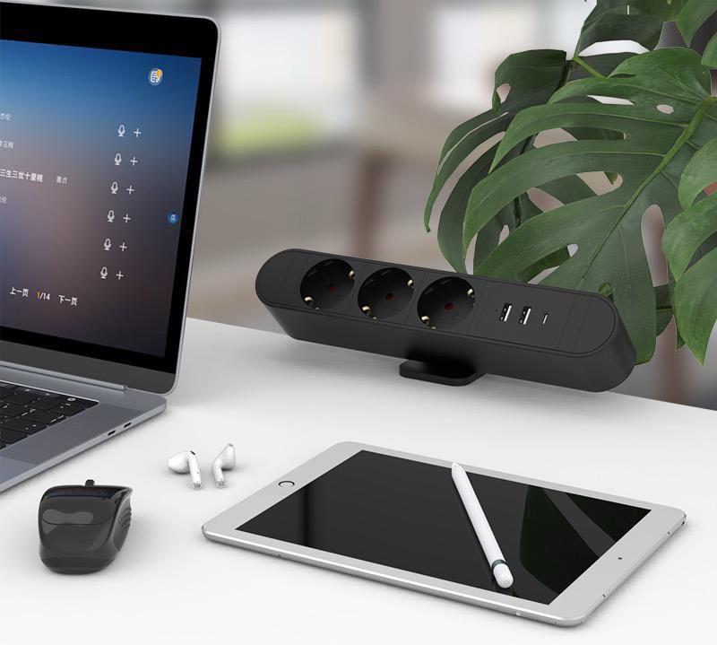 MicroConnect Namizni razdelilnik 3 vtičnice