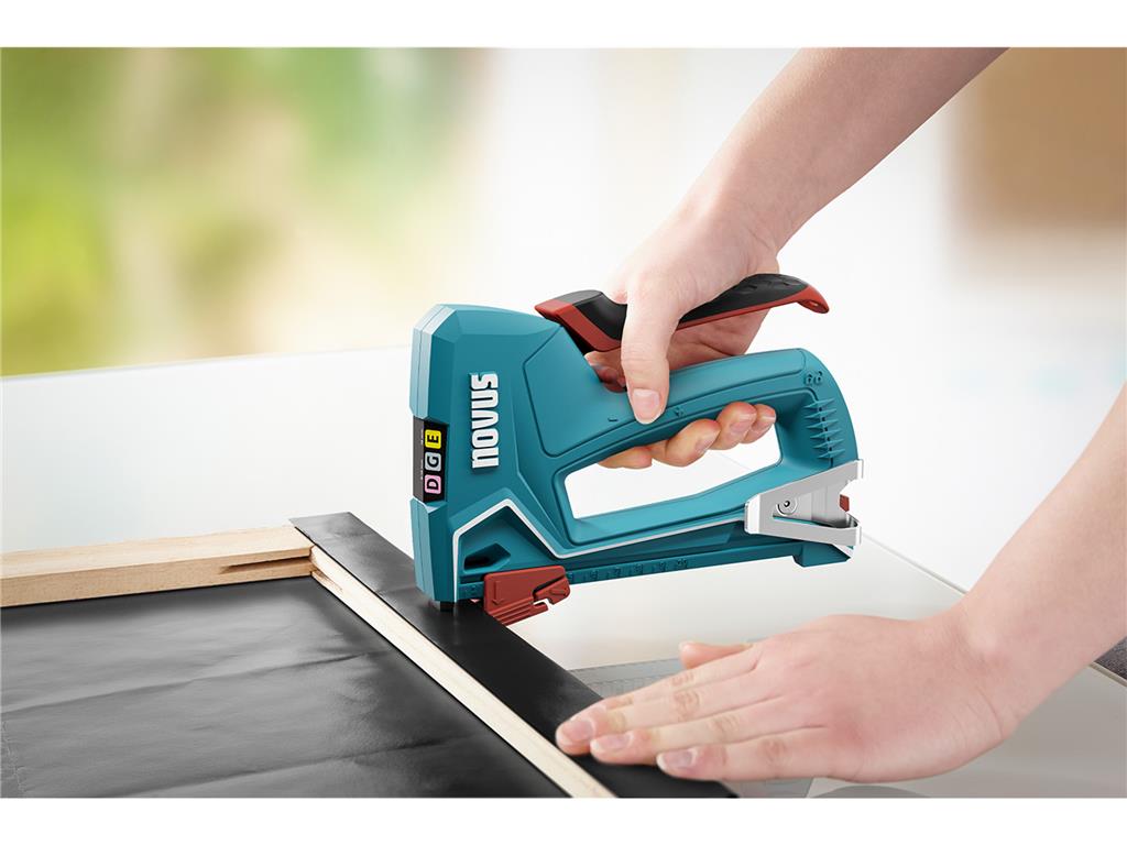 Ročni tapetniški spenjači